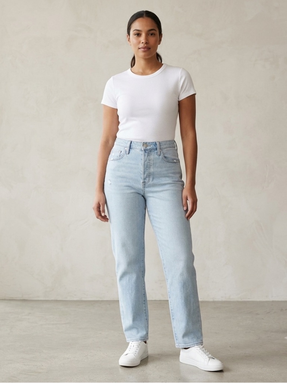 Universal Thread Light Wash Straight Leg Jeans, Women’s Size 6, High Rise 90s